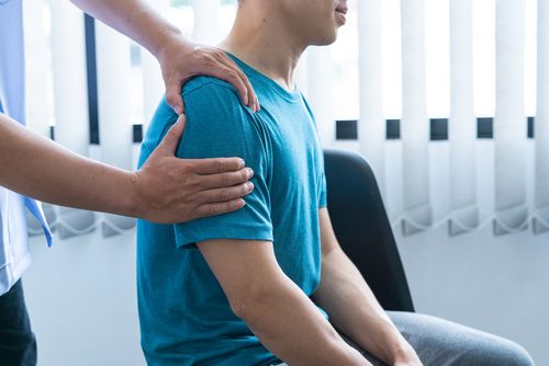 How to Relieve Shoulder Pain Naturally Without Medication