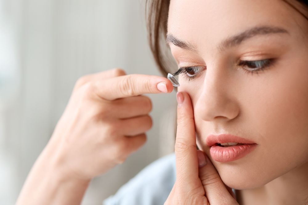 Contact Lenses and Dry Eye: Finding the Right Balance