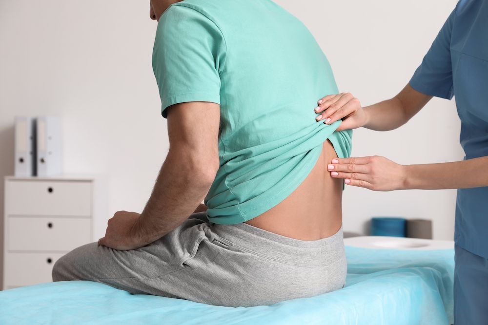 A Guide to Herniated Disc Treatments with Spinal Decompression