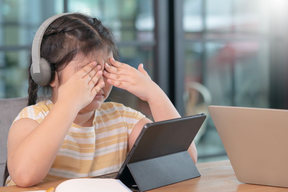 Tips for Managing Eye Strain in Children: Preventing Fatigue and Discomfort