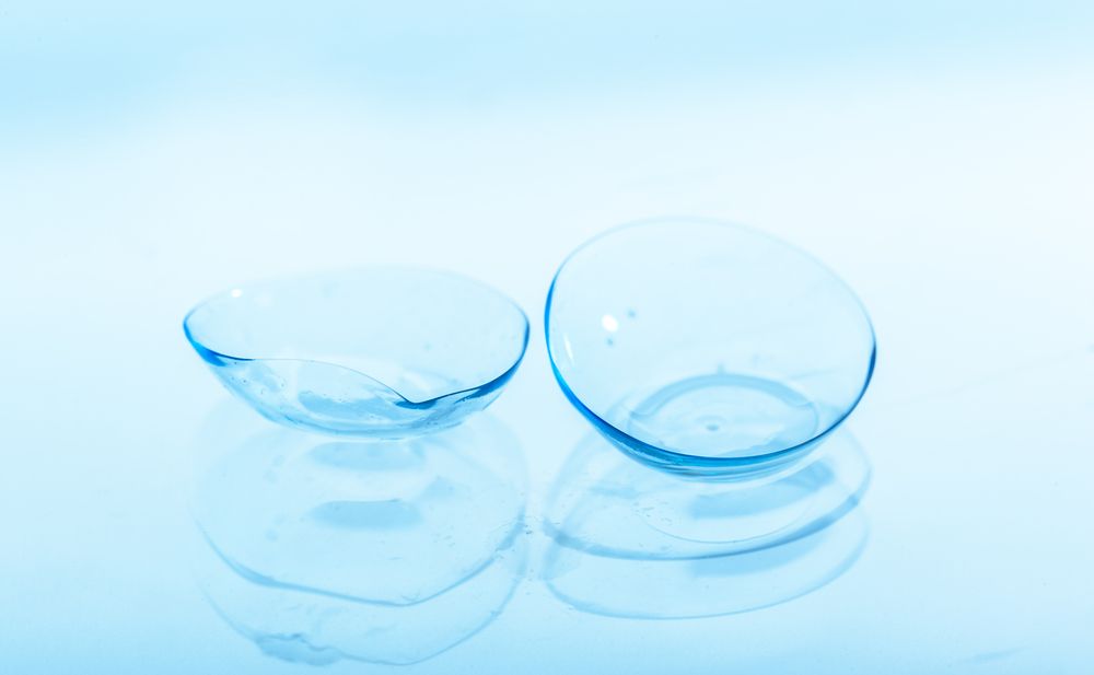 What are multifocal soft contact lenses?