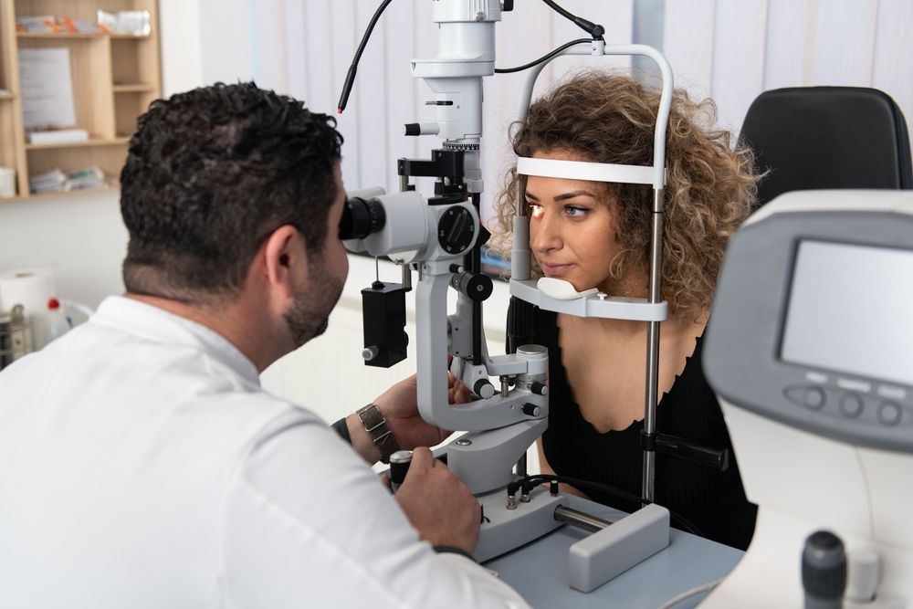 Finding an Eye Doctor Near You: Tips for Choosing Trusted Eye Care Professionals
