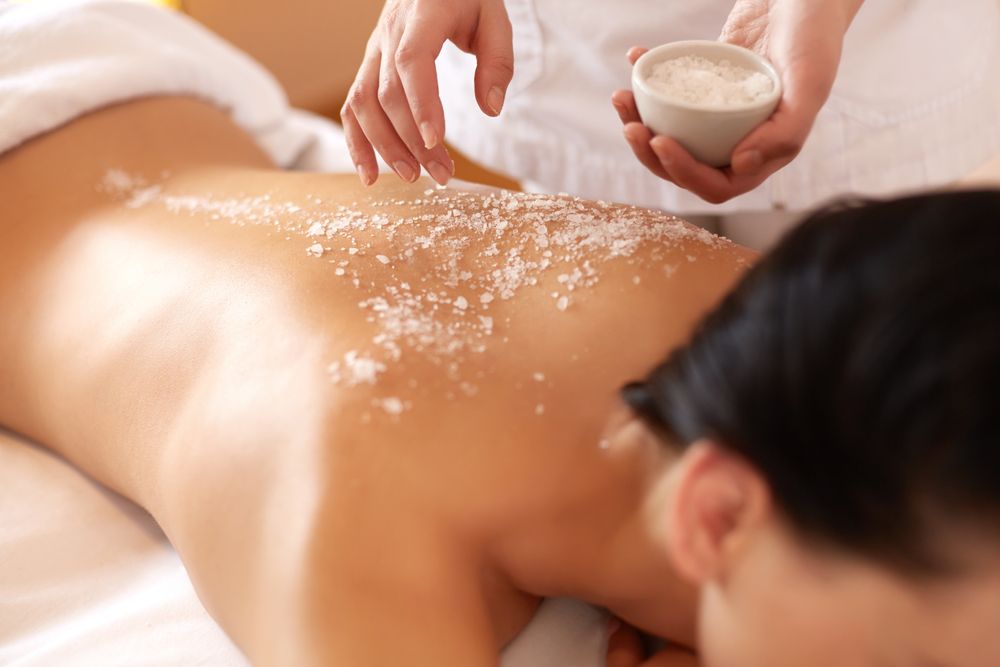 The Benefits of Body Scrubs and Mud Wrap Treatments