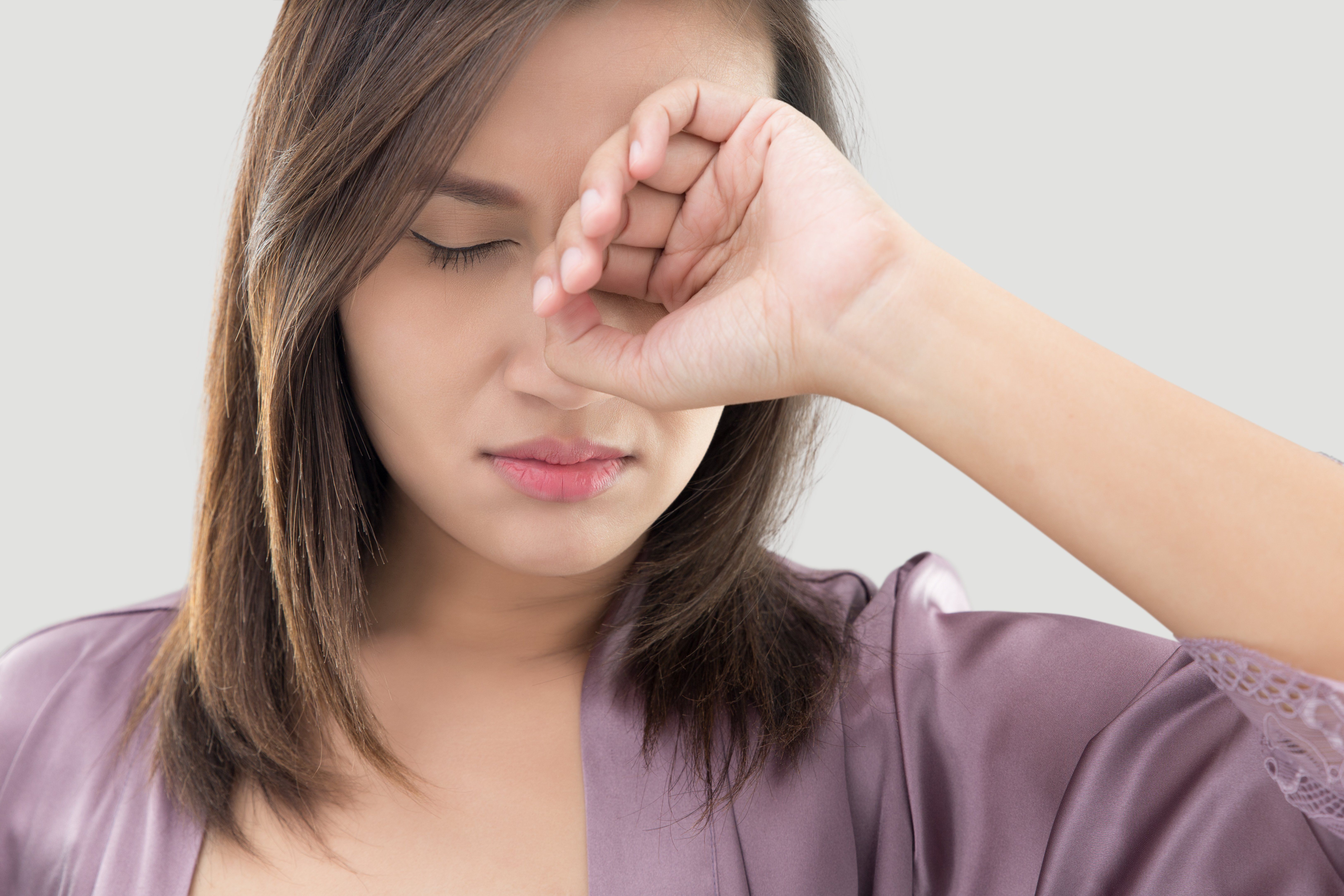 What Are the Common Symptoms of Dry Eye?