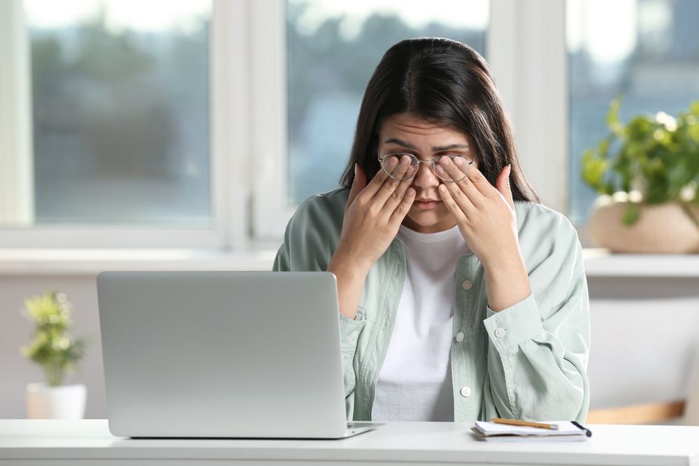 Can Being on the Computer Cause Dry Eye?