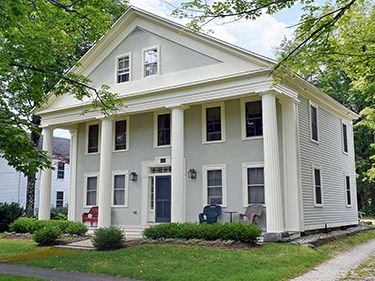 15 Common St - Petersham, MA