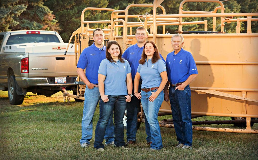 rock veterinary clinic team