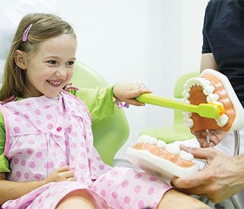 DENTIST IN LAS VEGAS, NV PROUDLY PROVIDES DENTAL SEALANTS FOR IMPROVED TOOTH DEVELOPMENT IN PEDIATRIC PATIENTS