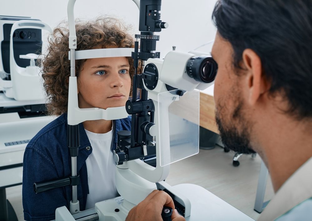 Here's What to Expect During a Comprehensive Eye Exam