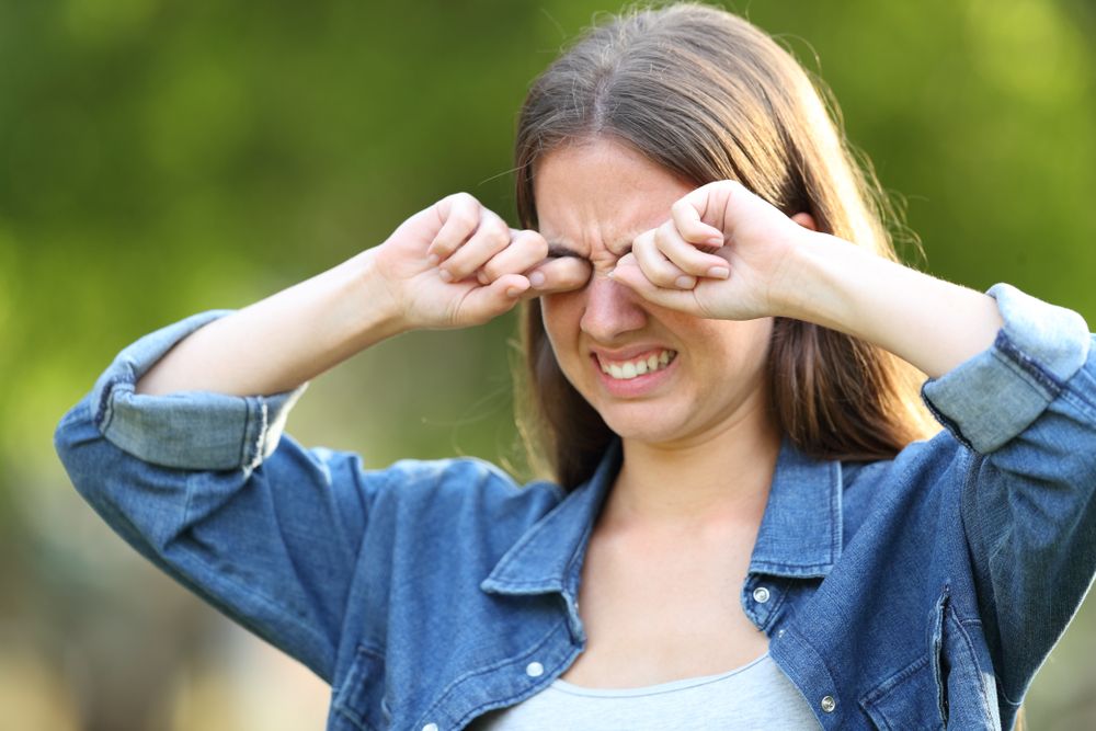 The Impact of Seasonal Allergies on Your Eyes