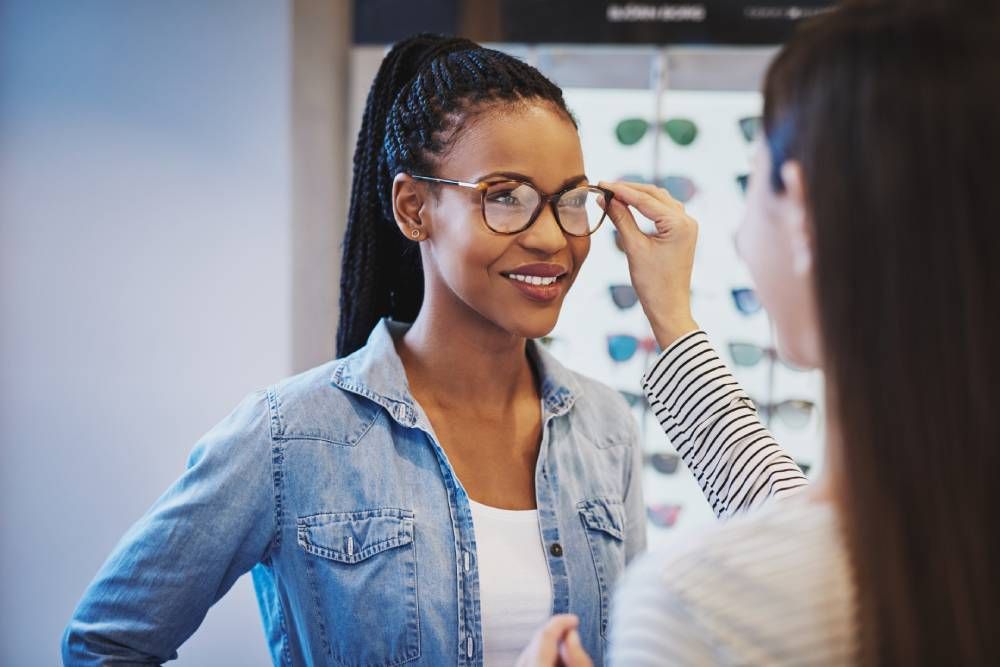 Choosing Your Lens and Frame Styles From Your Local Optician Boutique