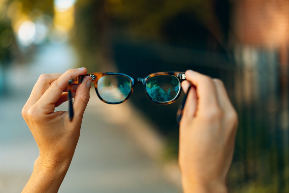 5 Benefits of Wearing High-quality Eyewear
