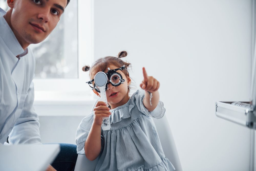 Clear Vision Starts Early: When to Schedule Your Child’s First Optometrist Visit