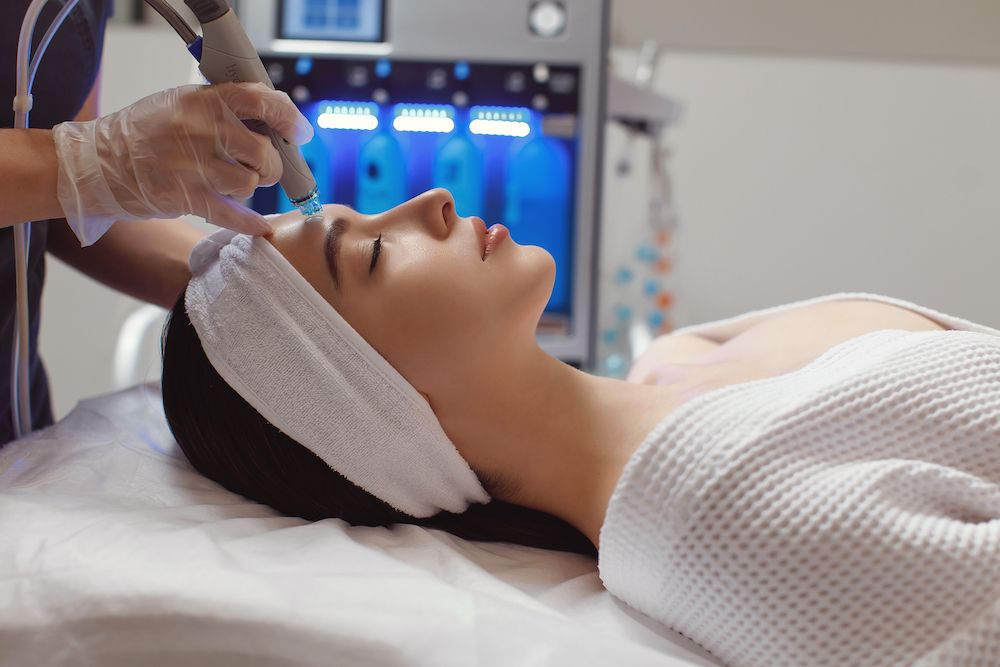 woman getting a hydrafacial