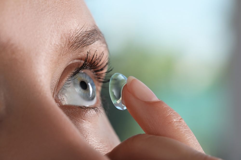 Contact Lens Care: Do's and Don'ts for Healthy Eyes