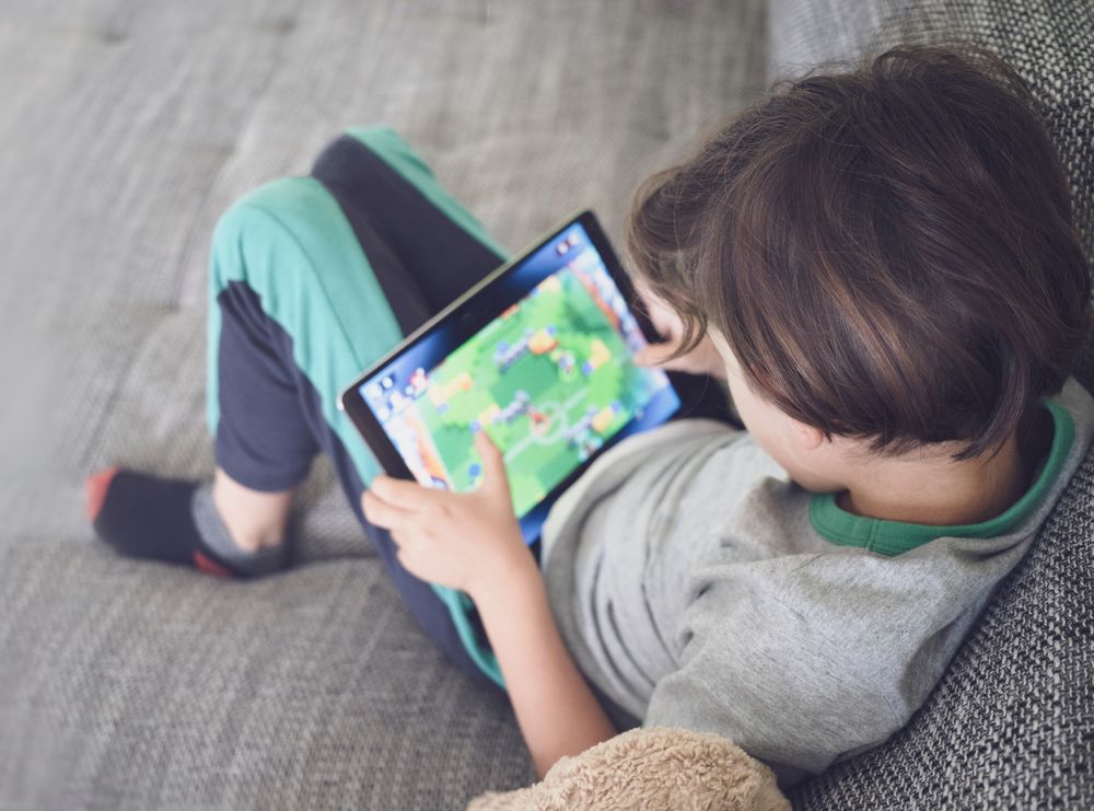 How Does Excessive Screen Time Impact Children's Eyesight?