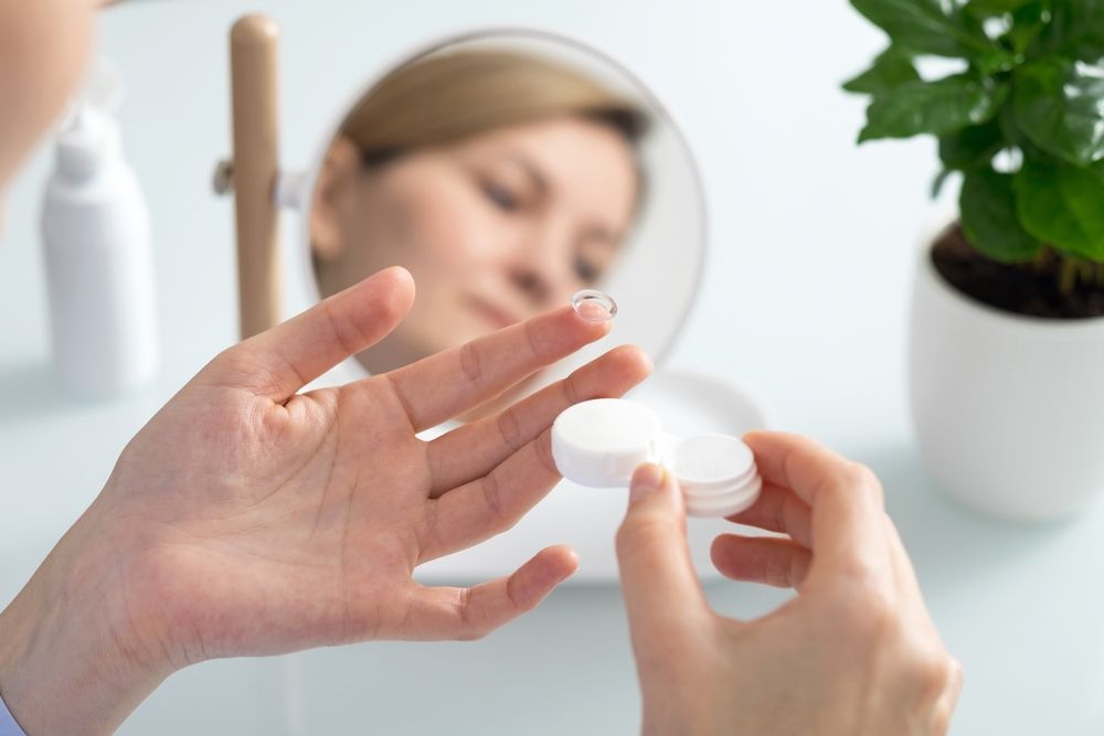 Can Contact Lenses Cause Dry Eyes, and How Can this be Managed?