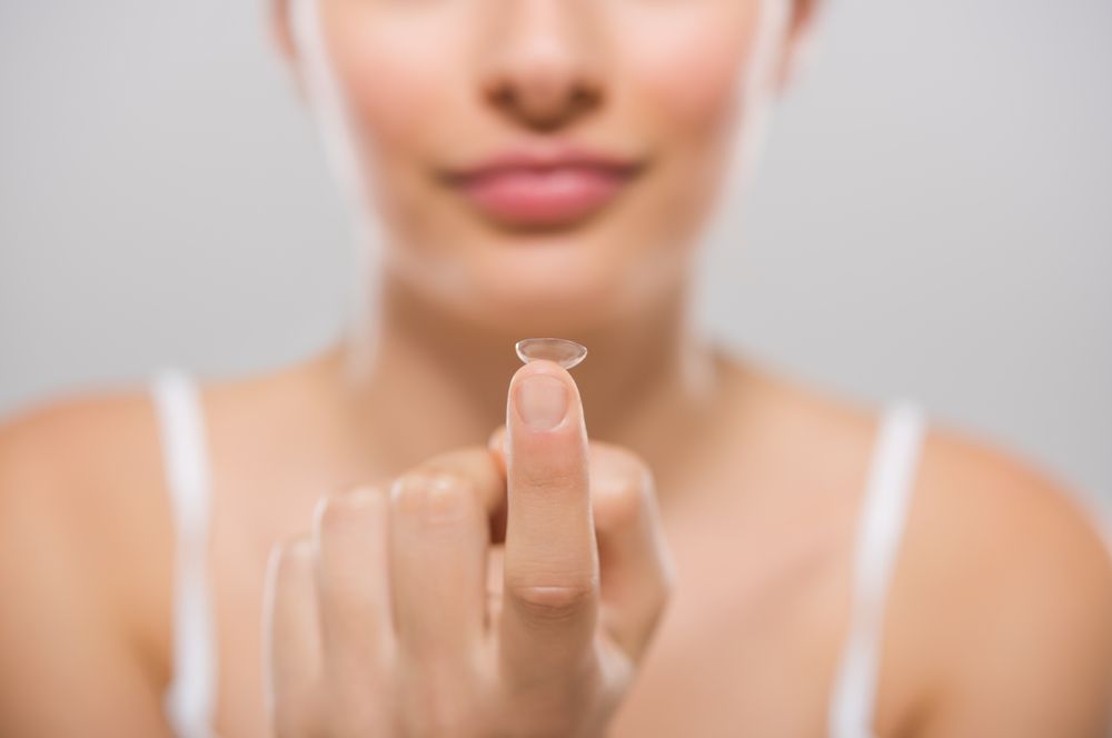 What are the Signs of Contact Lens Wear or Deterioration?