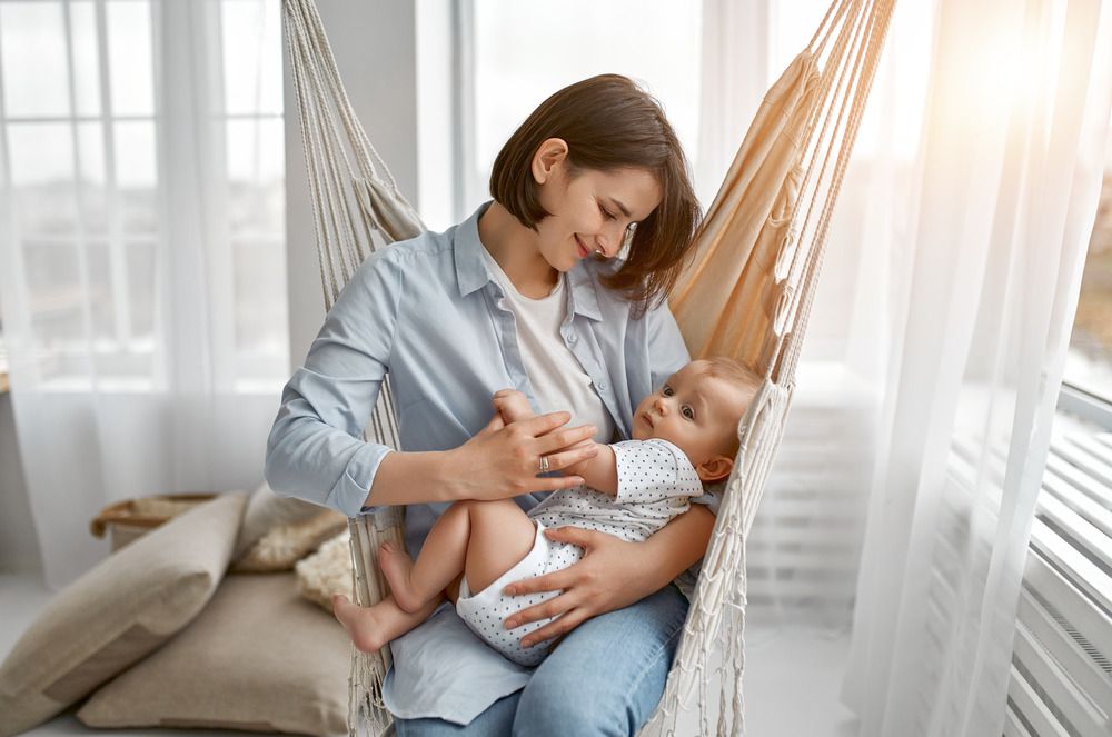 Postpartum Anxiety Symptoms: 15 Things to Look For