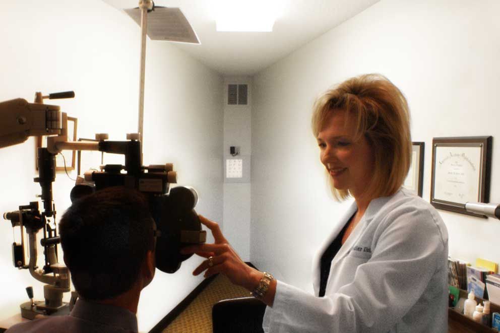 eye doctor at Feidler Eye Clinic 