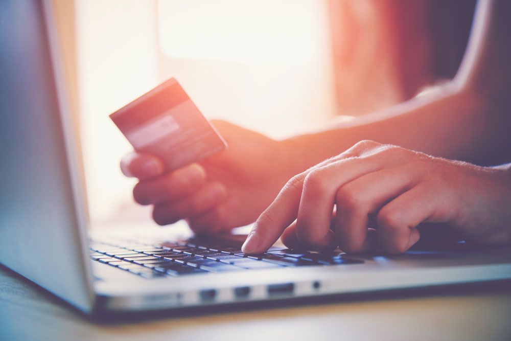 lady entering credit card