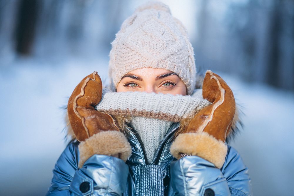 Winter Blues: Tackling Dry Eyes and Allergies in Cold Weather
