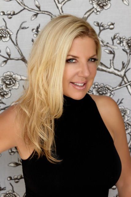 Brenda Van Loggem
