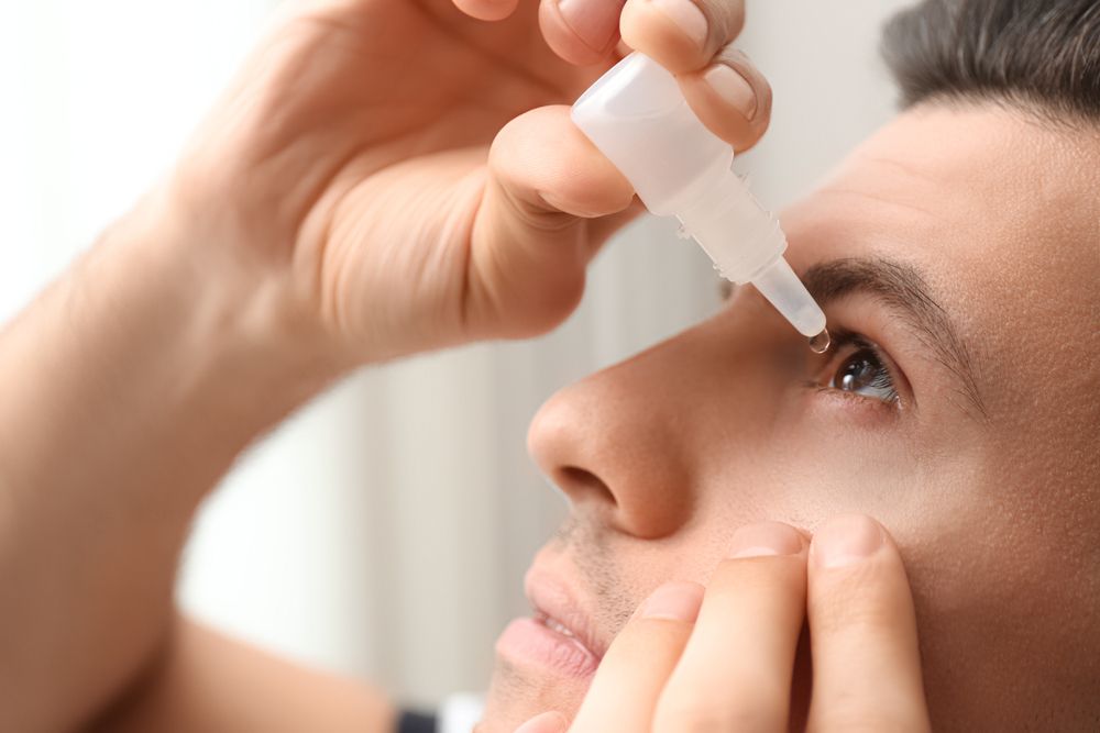 How to Choose the Right Eye Drops for Dry Eyes