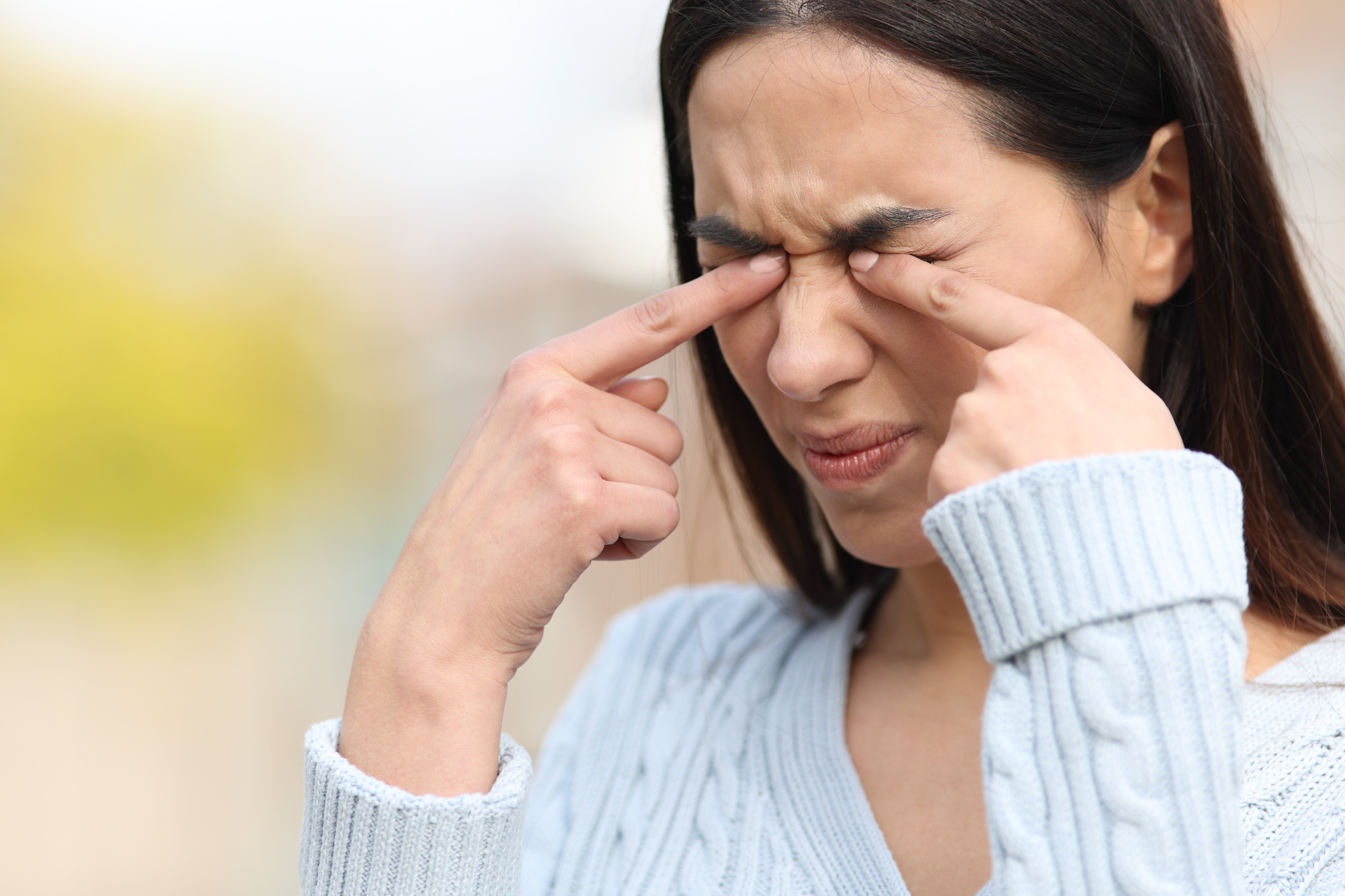 Do I Have Dry Eyes or Seasonal Allergies?