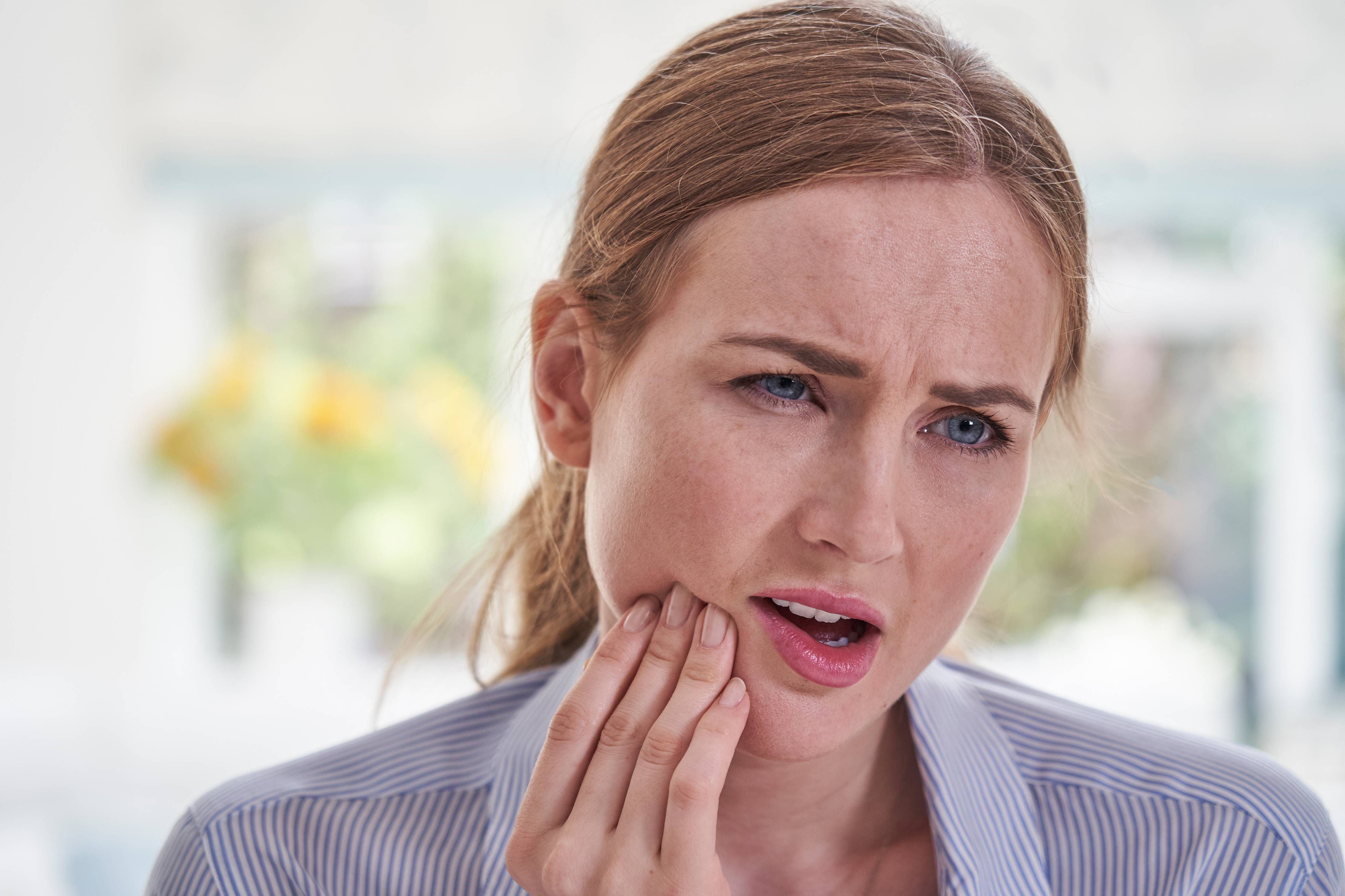 Signs and Symptoms of TMJ and TMDs