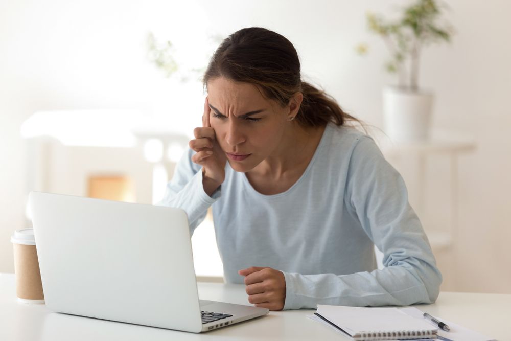 Digital Eye Strain: Understanding the Link Between Screens and Dry Eyes