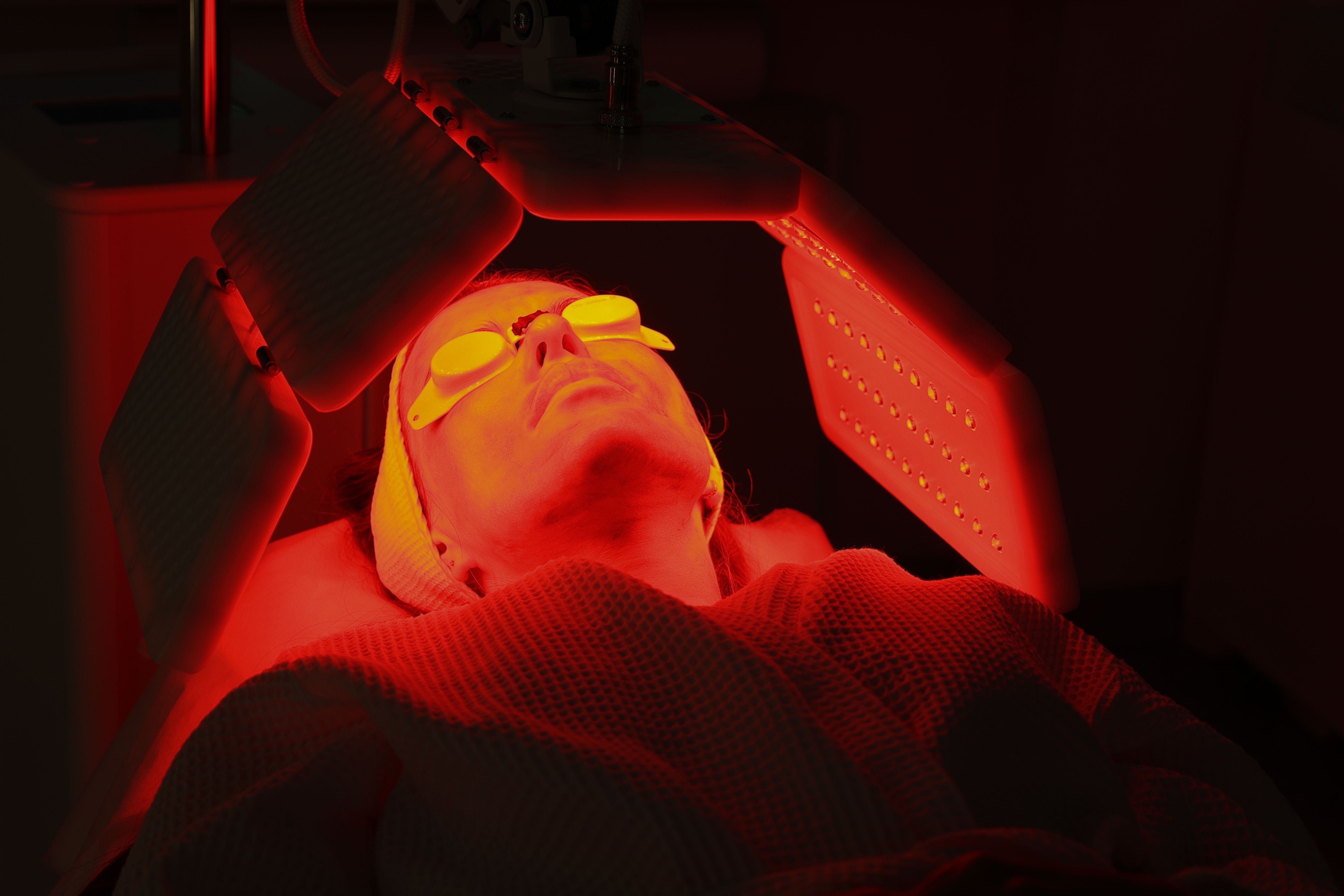 Preparing for Red Light Therapy: What to Expect During Your Visit
