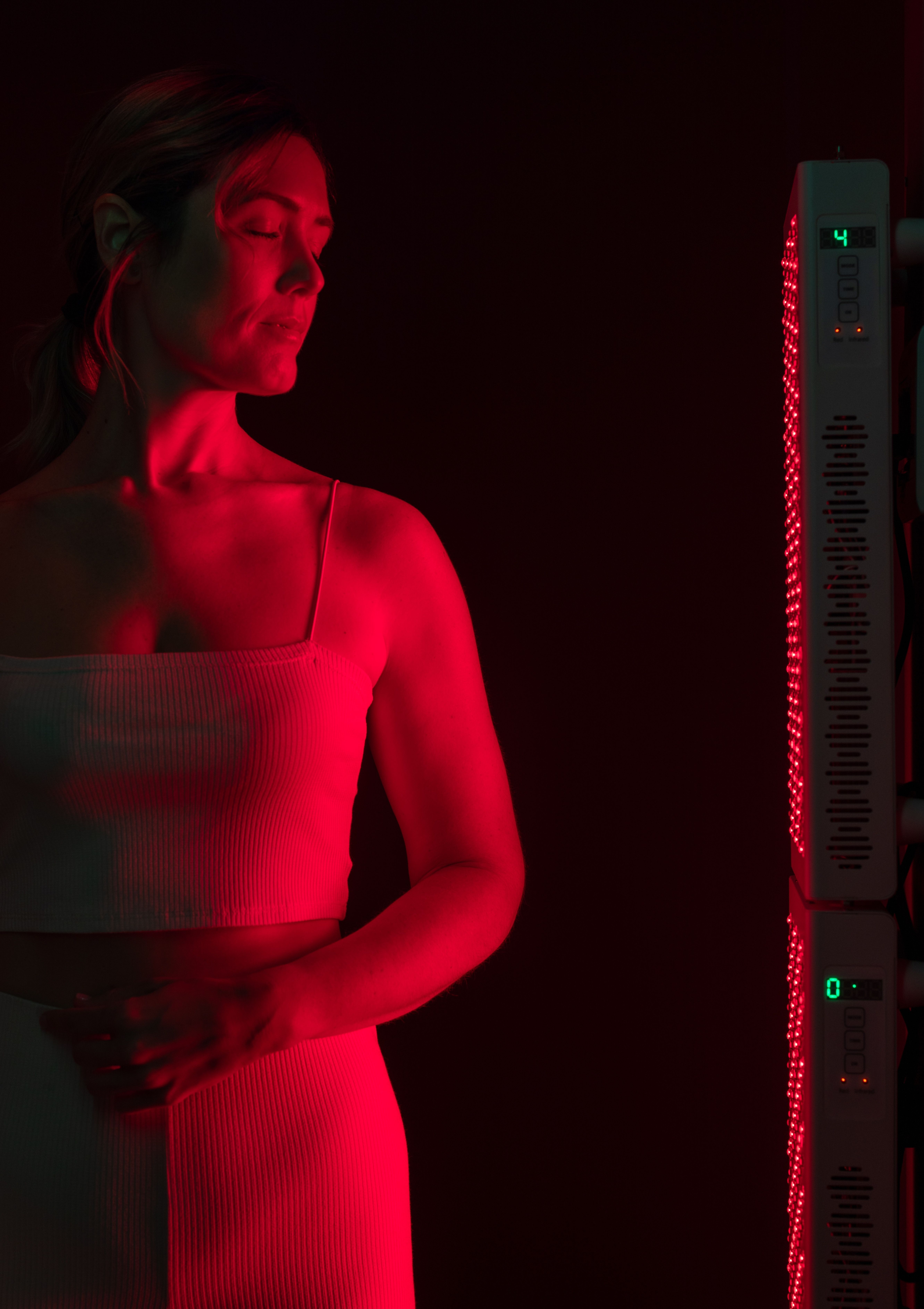 At-Home Red Light Therapy vs. In-Office Treatments: What&rsquo;s the Difference?