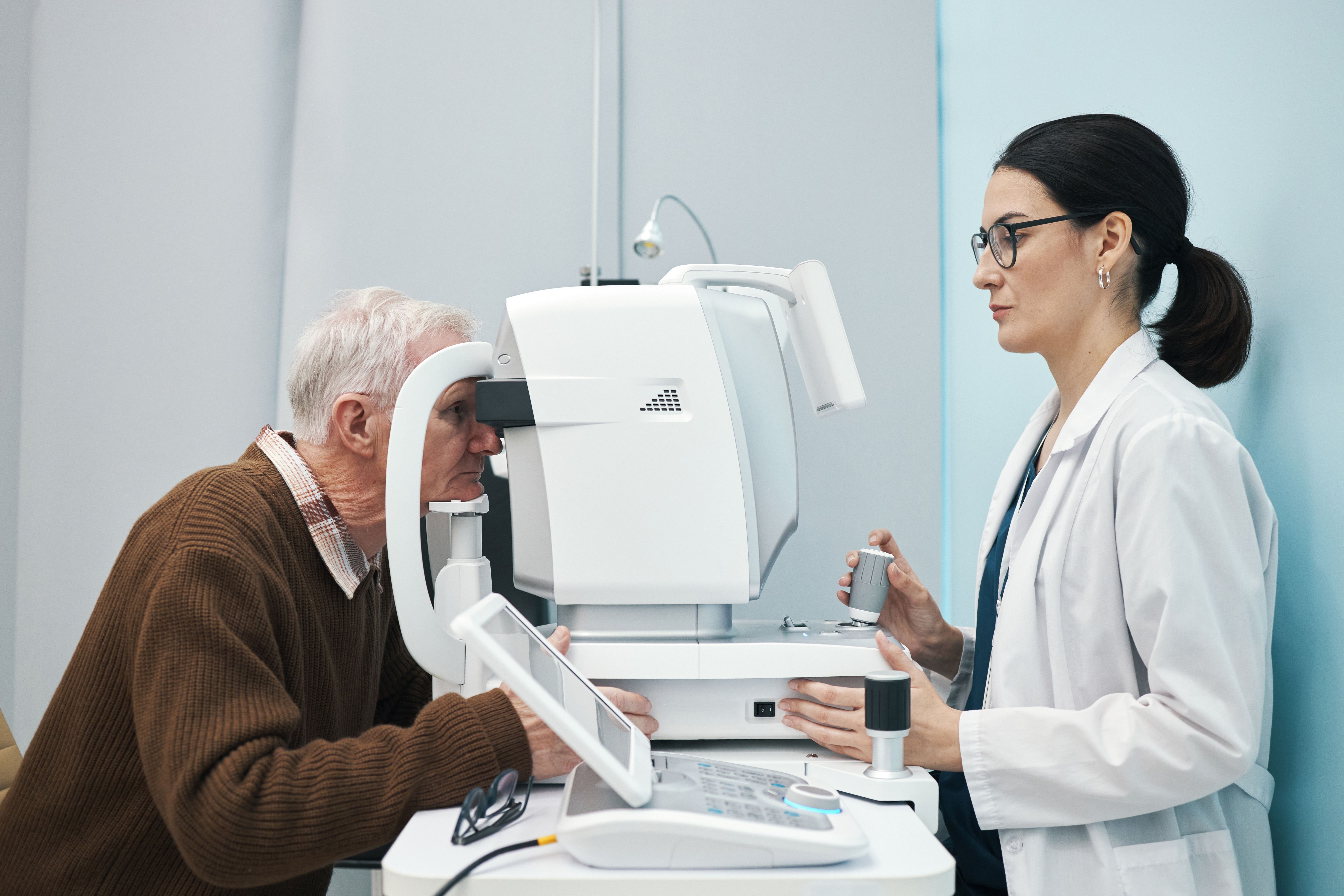 What Are the Symptoms of Diabetic Eye Problems?