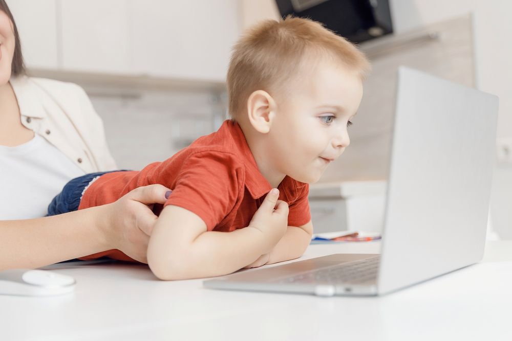 Kids&rsquo; Vision & Screen Time: What Every Parent Should Know