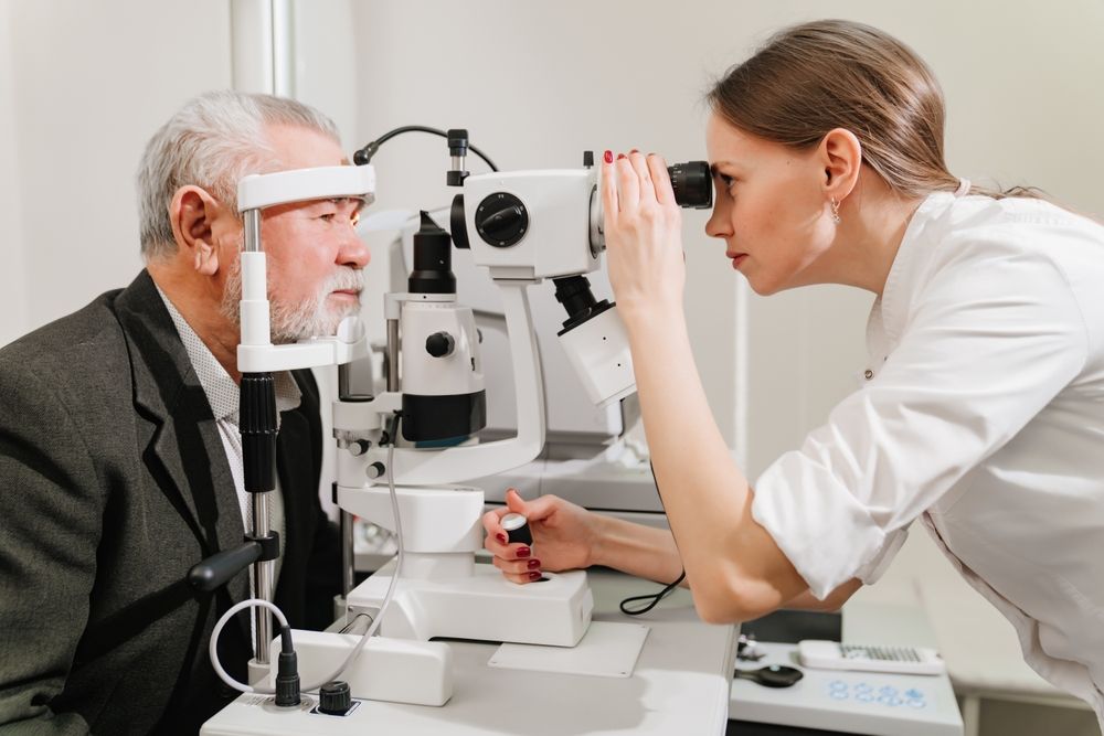 What Does a Binocular Vision Exam Entail?