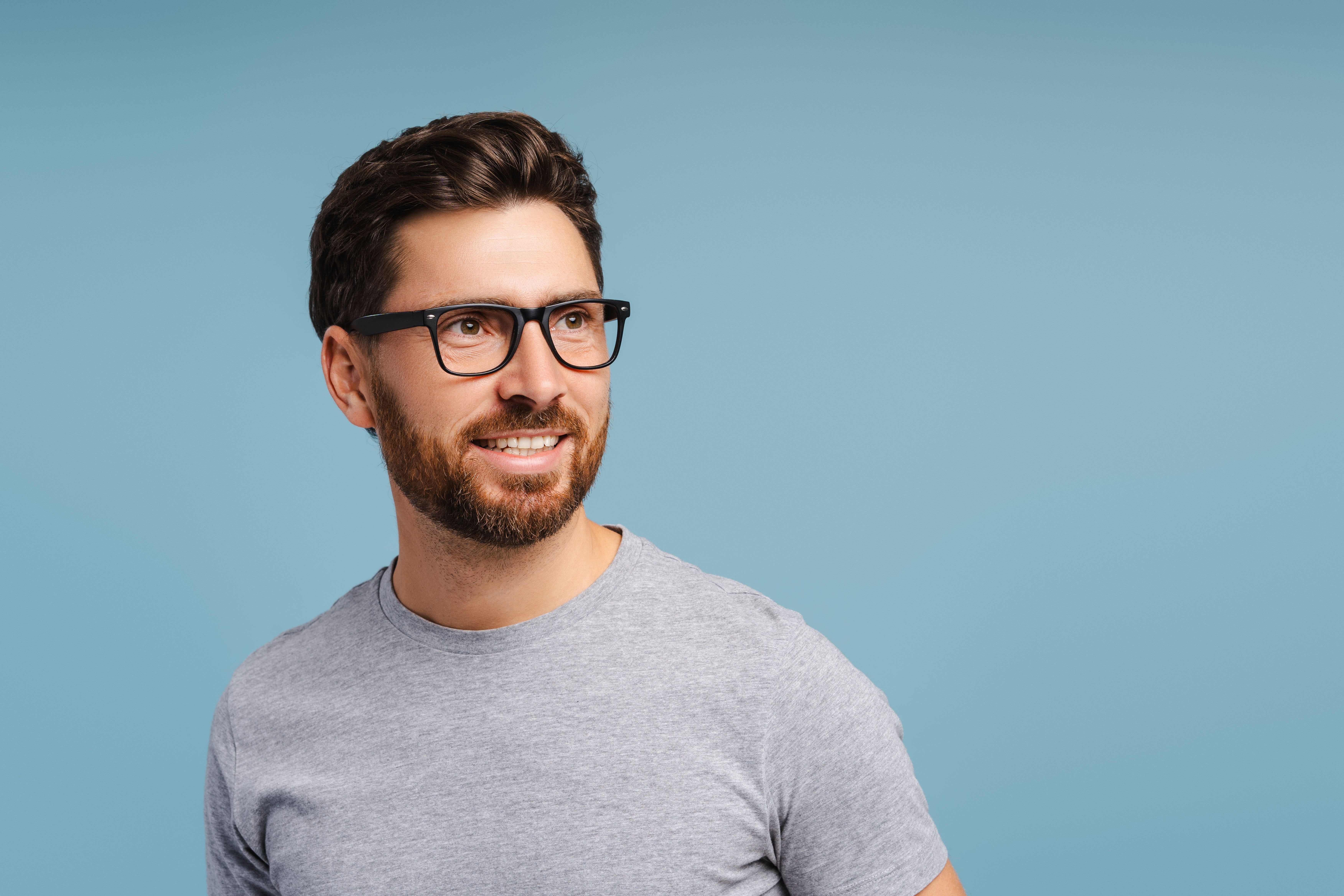 How Avulux Lenses Help Migraines and Light Sensitivity