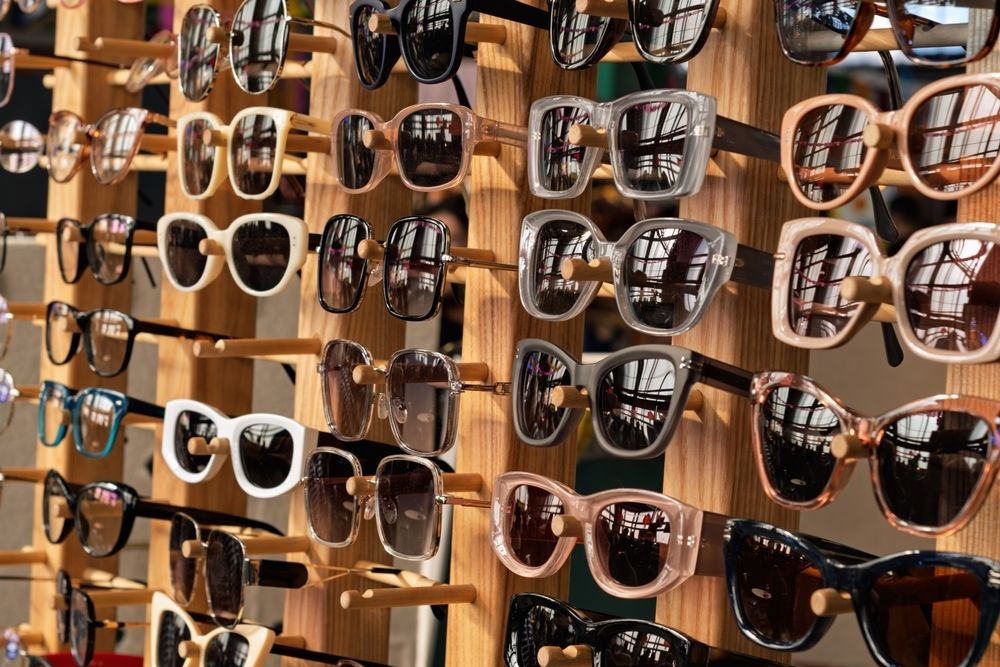 Boutique Eyewear Buying Guide: How to Choose Frames That Fit Your Face & Lifestyle