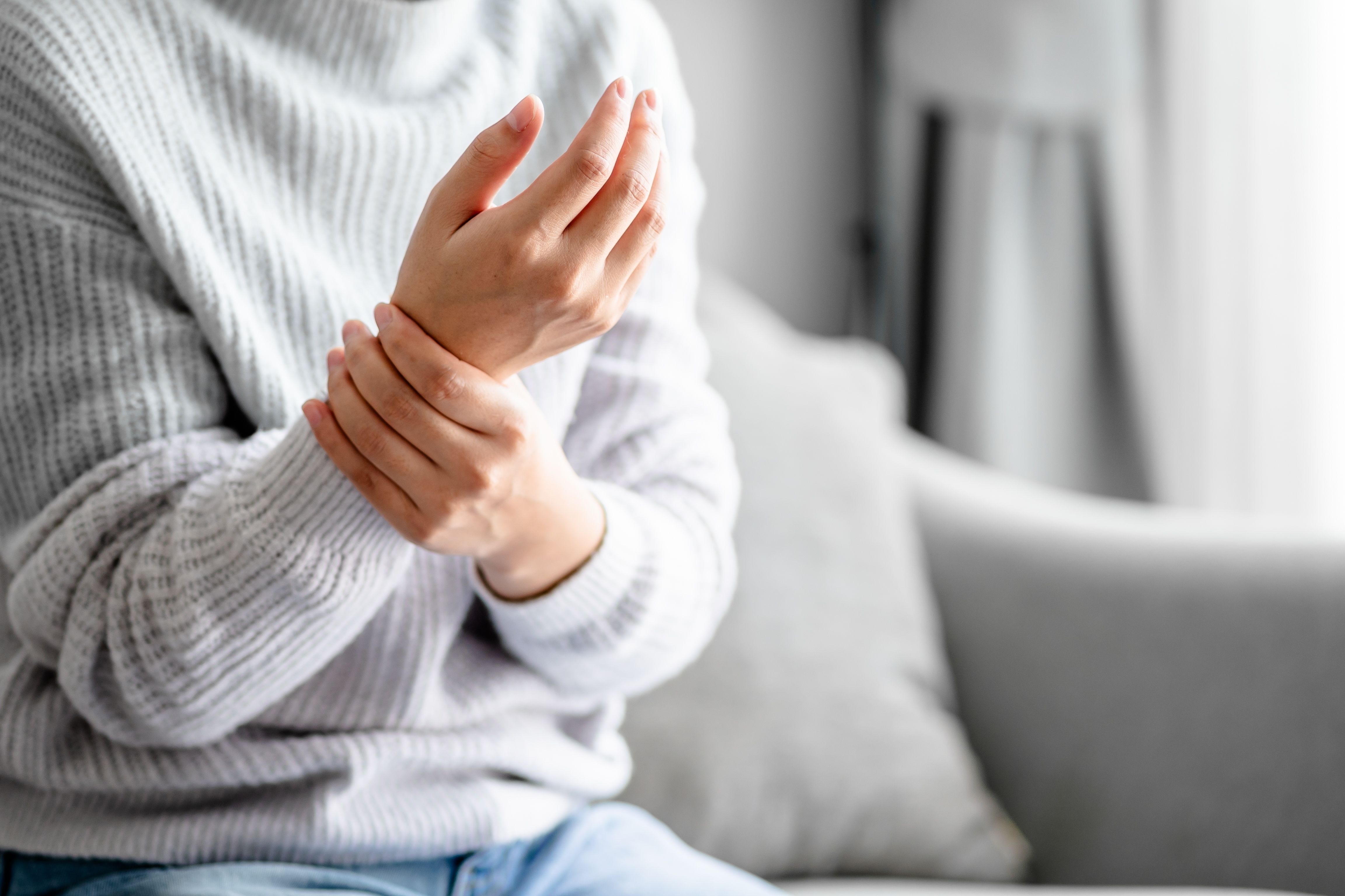 How Spinal Misalignment Can Cause Joint Pain