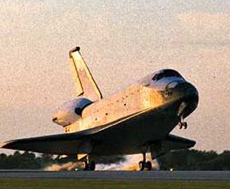 Shuttle landing on Kennedy's Space Center