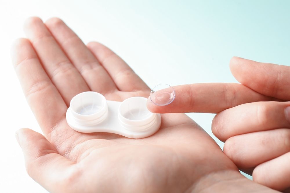 Tips for Contact Lens Comfort: From Fit to Daily Care