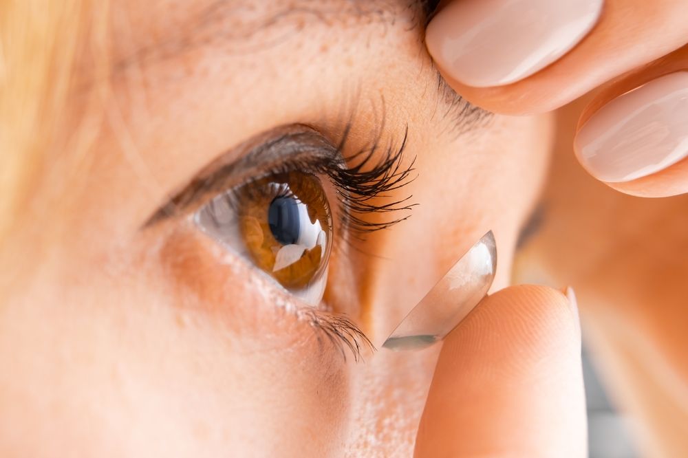 Choosing Between Soft, Rigid & Hybrid Contacts: Which Is Right for You?