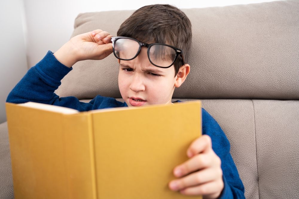 5 Lifestyle Tips to Slow Myopia Progression in Kids
