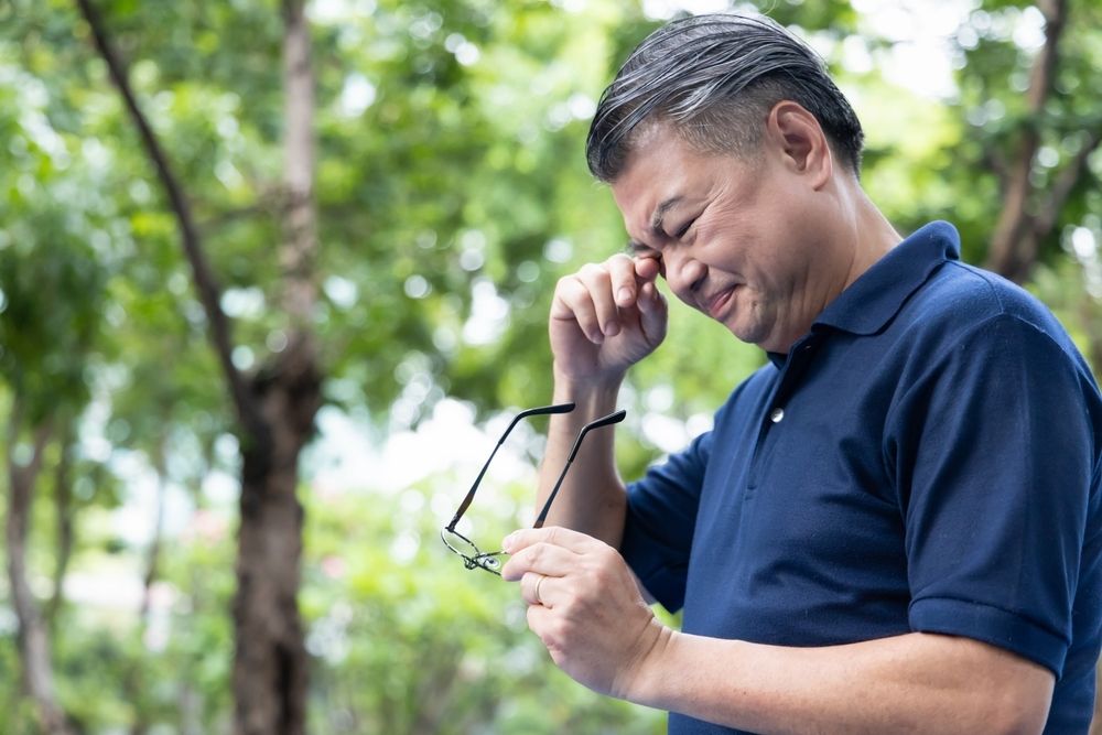 Floaters and Flashes - When to Get Your Eyes Checked Urgently