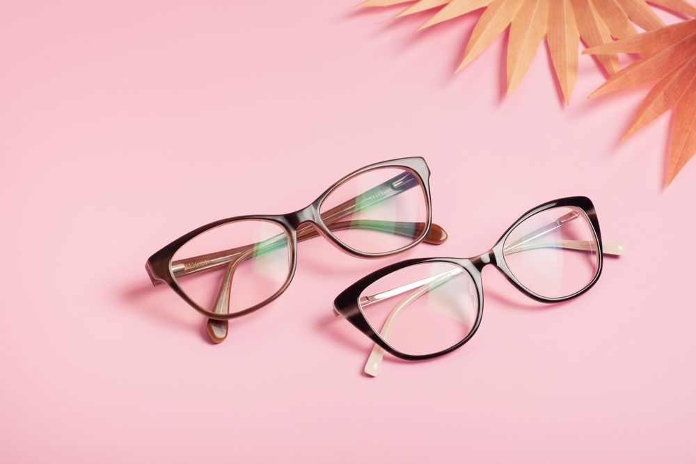 How Eyewear and Optical Services Work With Your Vision Health